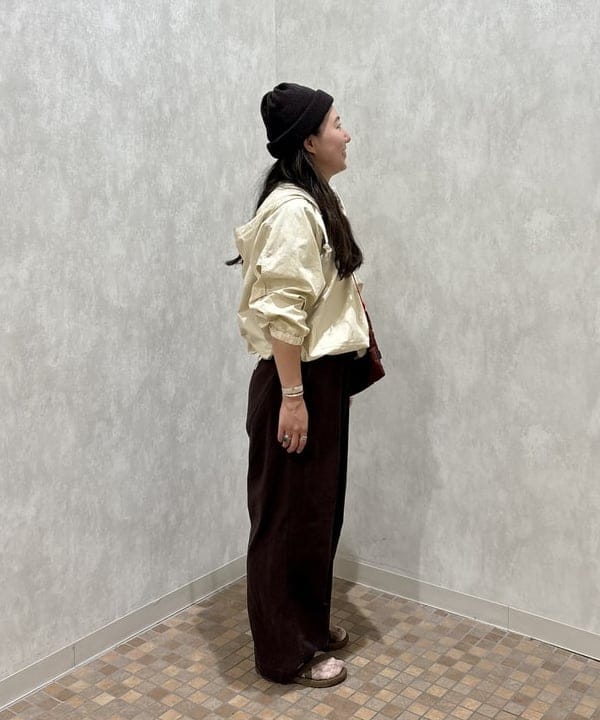 サイトウ　トモミさんの「BEAMS WOMEN｜サイドボタン アノラック」を使ったコーディネート