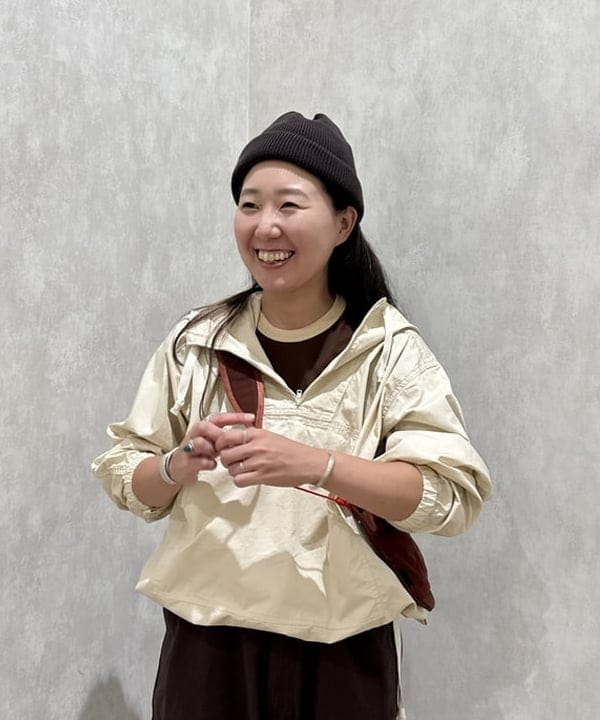 サイトウ　トモミさんの「BEAMS WOMEN｜サイドボタン アノラック」を使ったコーディネート