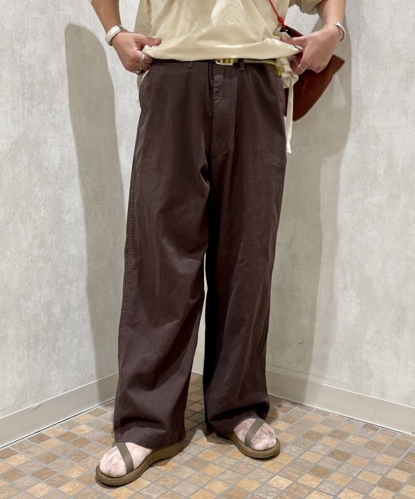 サイトウ　トモミさんの「BEAMS WOMEN｜サイドボタン アノラック」を使ったコーディネート