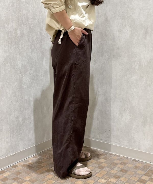 サイトウ　トモミさんの「BEAMS WOMEN｜サイドボタン アノラック」を使ったコーディネート