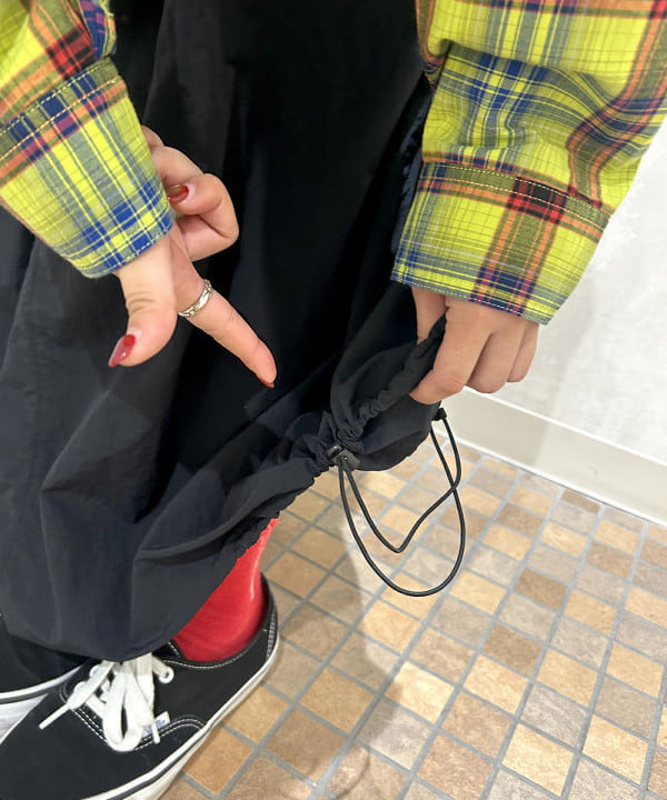 ばるたんさんの「BEAMS WOMEN｜ワイドフィット リフレクター チェック フードシャツ」を使ったコーディネート