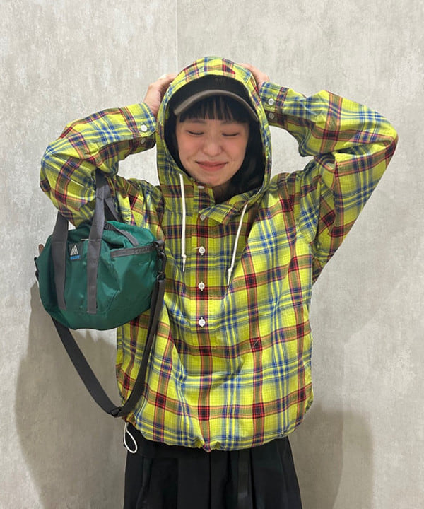 ばるたんさんの「BEAMS WOMEN｜ワイドフィット リフレクター チェック フードシャツ」を使ったコーディネート