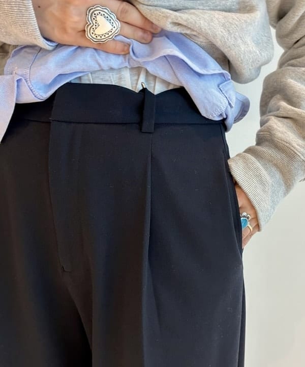 木村 梨香さんの「BEAMS WOMEN｜フリーダムスリーブ Vネック スウェット」を使ったコーディネート