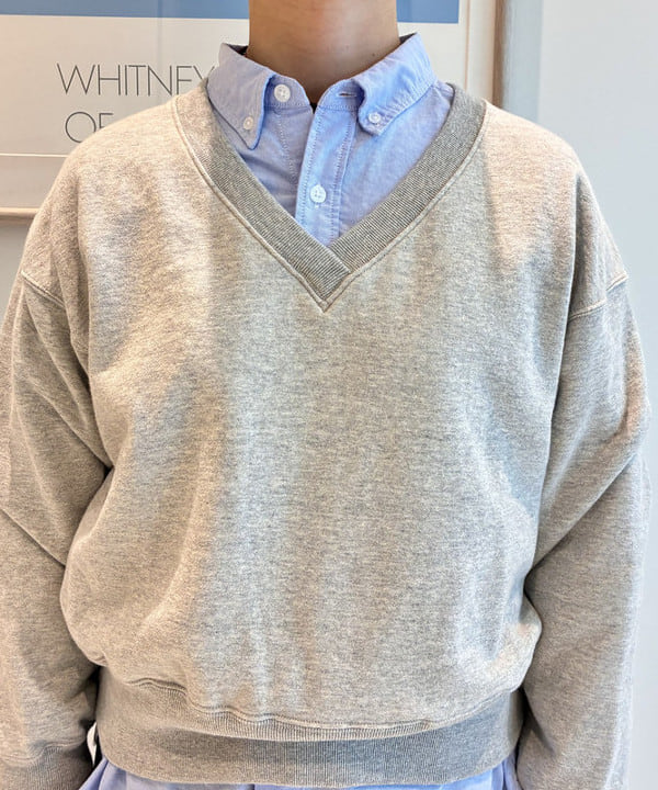 木村 梨香さんの「BEAMS WOMEN｜フリーダムスリーブ Vネック スウェット」を使ったコーディネート