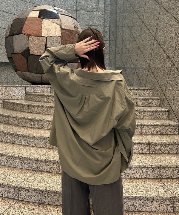 大槻 まひろさんの「BEAMS WOMEN｜TICCA / コットン スクエア ビッグシャツ」を使ったコーディネート