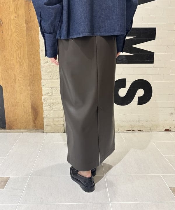 坂本 涼花さんの「BEAMS WOMEN｜【別注】upper hights / THE ELSIE ブラウス」を使ったコーディネート