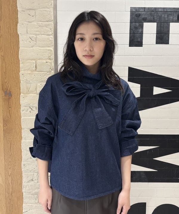 坂本 涼花さんの「BEAMS WOMEN｜【別注】upper hights / THE ELSIE ブラウス」を使ったコーディネート