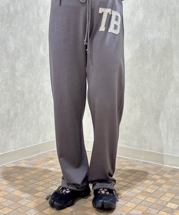 YABUさんの「BEAMS WOMEN｜チェック フリル ブレード シャツ」を使ったコーディネート