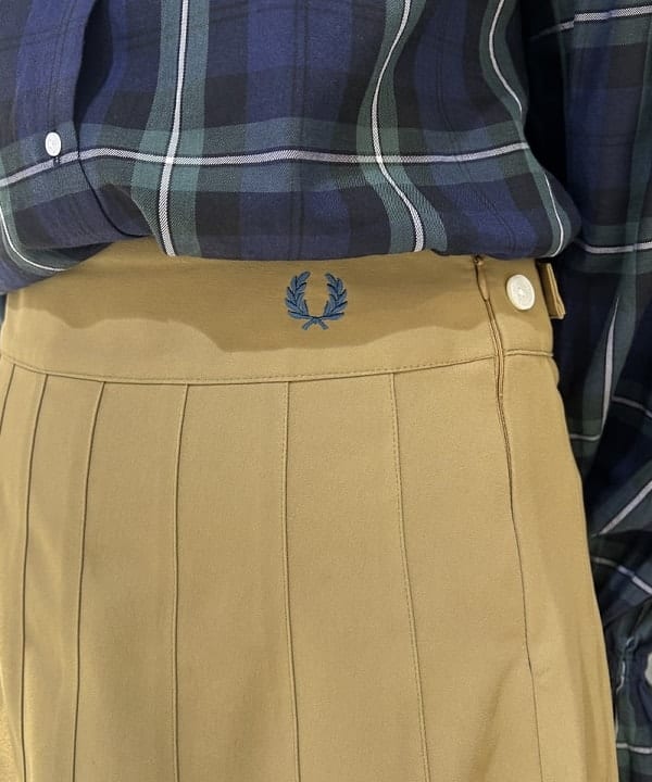 ハルカさんの「BEAMS WOMEN｜【別注】FRED PERRY / Tennis Pleats Skirt」を使ったコーディネート