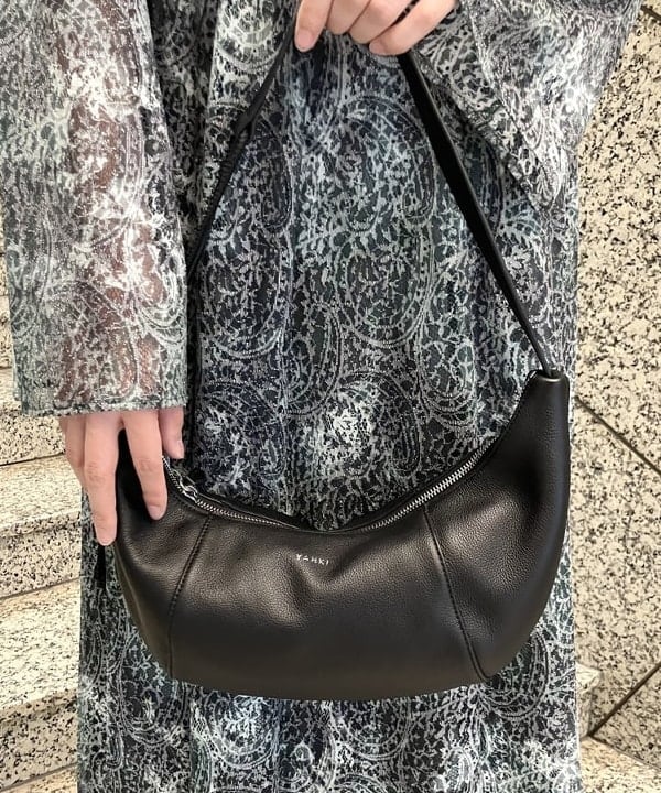 加歩さんの「BEAMS WOMEN｜RBS / ペイズリー レース プリント ワンピース」を使ったコーディネート