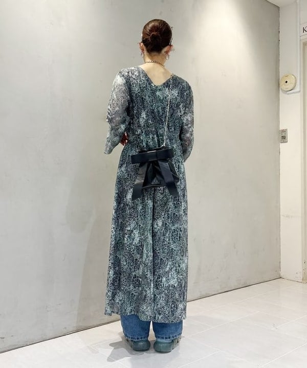 りかちょび/岸本梨佳さんの「BEAMS WOMEN｜RBS / ペイズリー レース プリント ワンピース」を使ったコーディネート