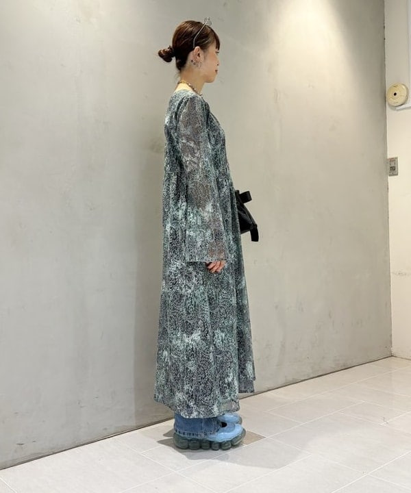 りかちょび/岸本梨佳さんの「BEAMS WOMEN｜RBS / ペイズリー レース プリント ワンピース」を使ったコーディネート