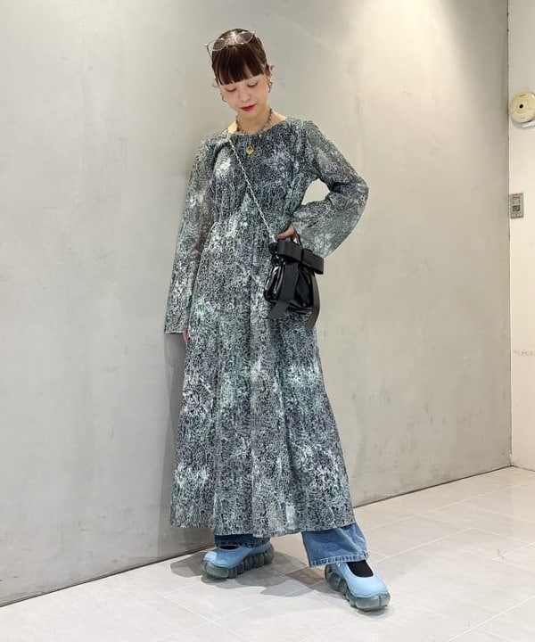 りかちょび/岸本梨佳さんの「BEAMS WOMEN｜RBS / ペイズリー レース プリント ワンピース」を使ったコーディネート