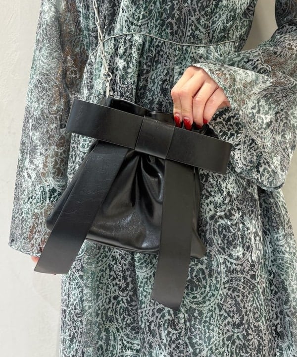 りかちょび/岸本梨佳さんの「BEAMS WOMEN｜RBS / ペイズリー レース プリント ワンピース」を使ったコーディネート