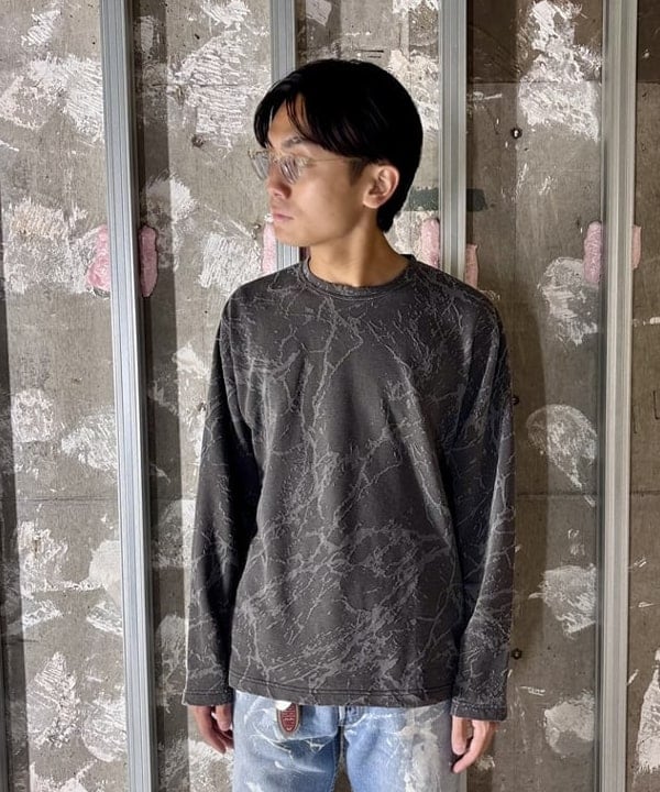 山下 勝利さんの「BEAMS WOMEN｜スプラッシュ ジャカード ロングスリーブ Tシャツ」を使ったコーディネート