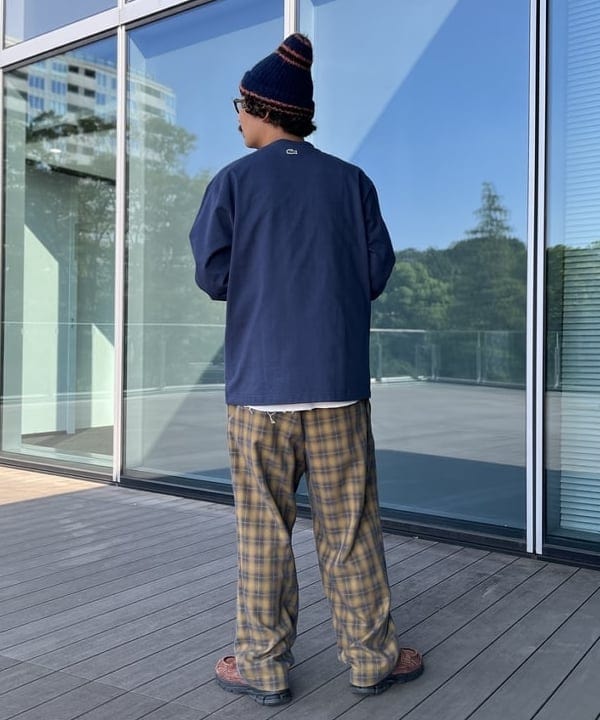 BAKU(東江 漠)さんの「BEAMS WOMEN｜【別注】LACOSTE / バッジ ロングスリーブＴシャツ」を使ったコーディネート