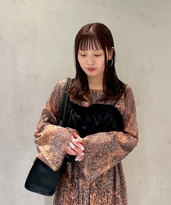 カタヤマ アヤさんの「BEAMS WOMEN｜RBS / ペイズリー レース プリント ワンピース」を使ったコーディネート