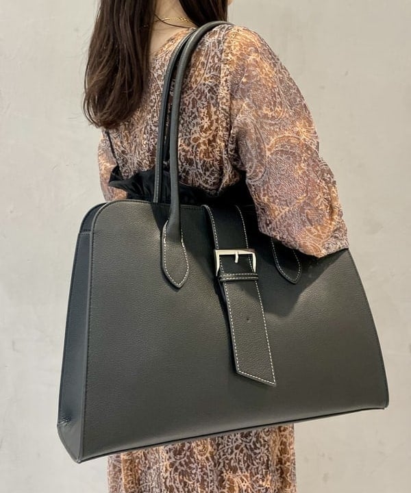 カタヤマ アヤさんの「BEAMS WOMEN｜RBS / ペイズリー レース プリント ワンピース」を使ったコーディネート