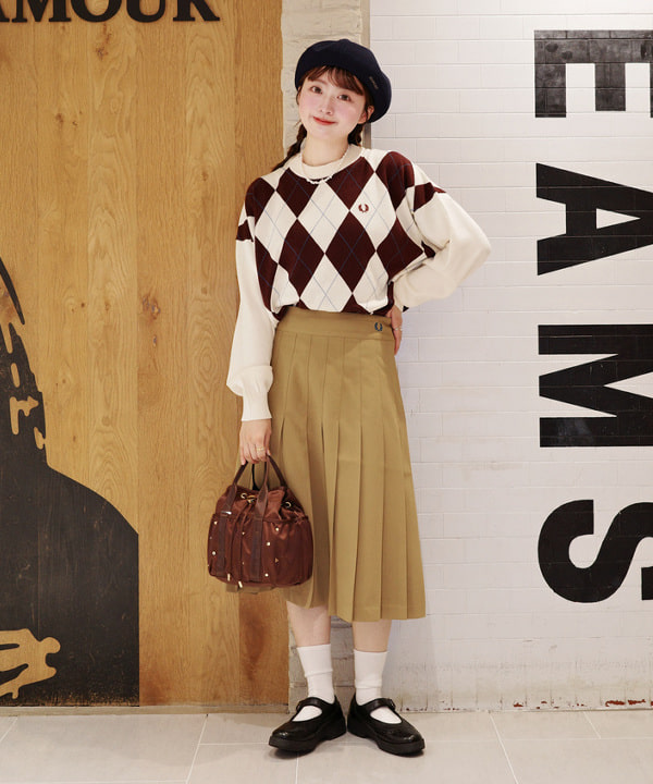 Joさんの「BEAMS WOMEN｜【別注】FRED PERRY / Tennis Pleats Skirt」を使ったコーディネート