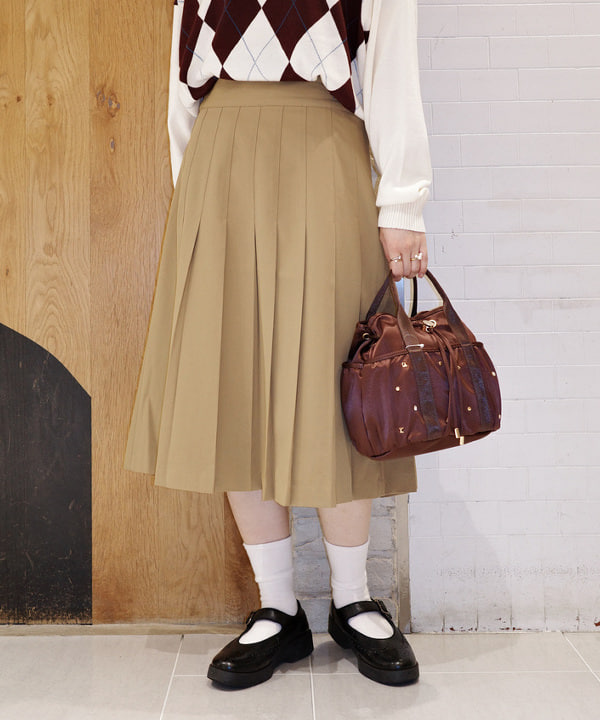 Joさんの「BEAMS WOMEN｜【別注】FRED PERRY / Tennis Pleats Skirt」を使ったコーディネート