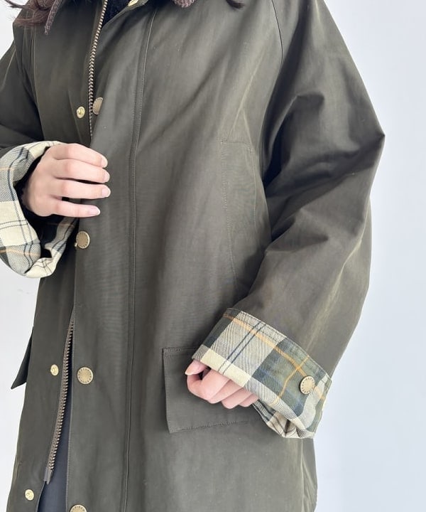 坂本 涼花さんの「BEAMS WOMEN｜【別注】Barbour / BEDALE ジャケット」を使ったコーディネート