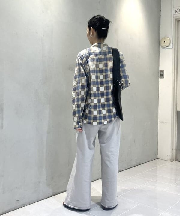 津藤 理佐子さんの「BEAMS WOMEN｜BEAURE × Ray BEAMS / 別注 2WAY バッグ」を使ったコーディネート