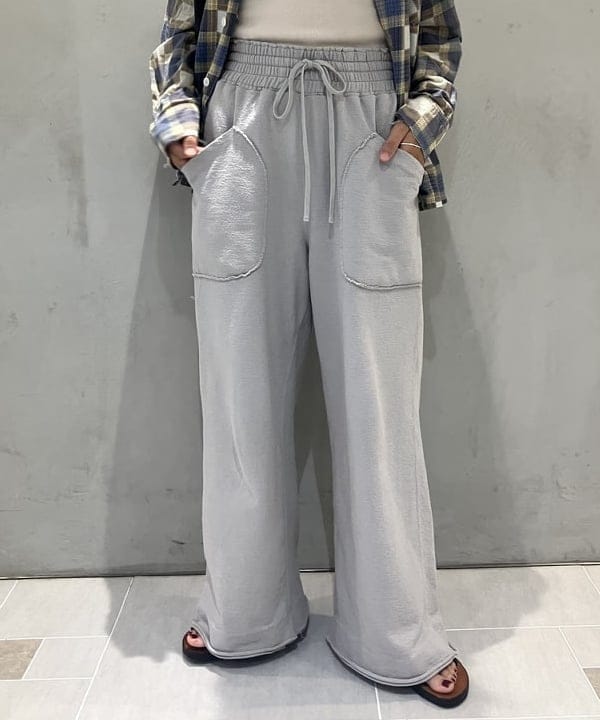 津藤 理佐子さんの「BEAMS WOMEN｜BEAURE × Ray BEAMS / 別注 2WAY バッグ」を使ったコーディネート