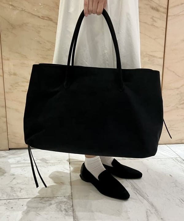 茂野 真楓さんの「BEAMS WOMEN｜ヒヨク Vネック ショートジレ」を使ったコーディネート