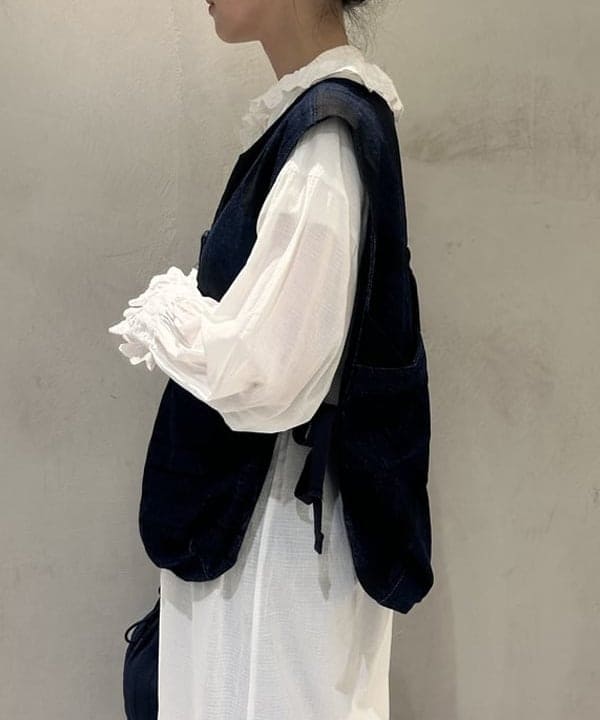 清水 彩乃さんの「BEAMS WOMEN｜ユーロ ヴィンテージ フリル ワンピース」を使ったコーディネート