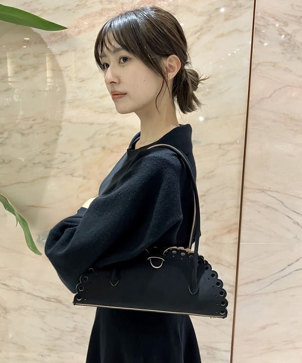 茂野 真楓さんの「BEAMS WOMEN｜extreme cashmere / girl スカート」を使ったコーディネート