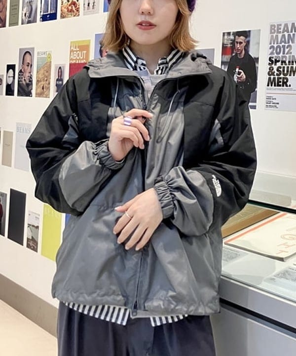 小原 もこさんの「BEAMS WOMEN｜【別注】THE NORTH FACE PURPLE LABEL / Mountain Wind Parka 25FW」を使ったコーディネート