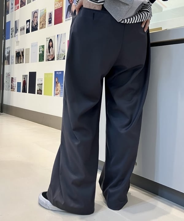 小原 もこさんの「BEAMS WOMEN｜【別注】THE NORTH FACE PURPLE LABEL / Mountain Wind Parka 25FW」を使ったコーディネート