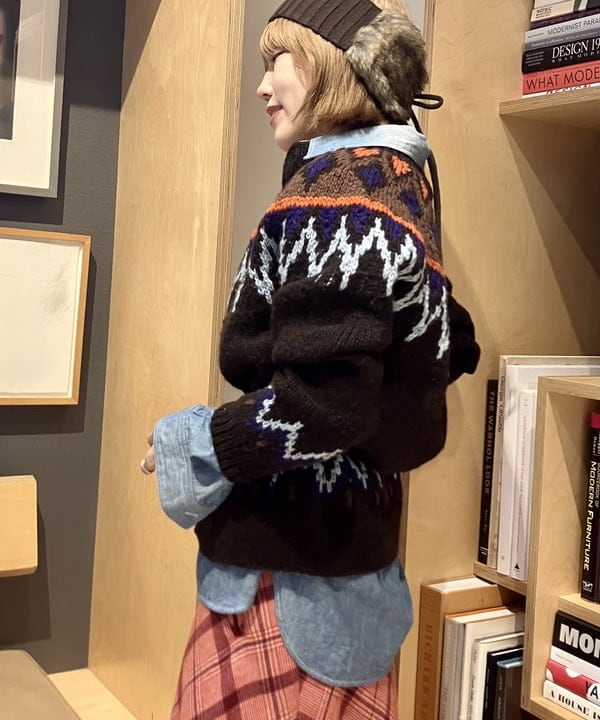 小原 もこさんの「BEAMS WOMEN｜【別注】BUZZ RICKSON'S / シャンブレー ロングスリーブ シャツ」を使ったコーディネート