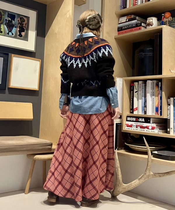 小原 もこさんの「BEAMS WOMEN｜【別注】BUZZ RICKSON'S / シャンブレー ロングスリーブ シャツ」を使ったコーディネート