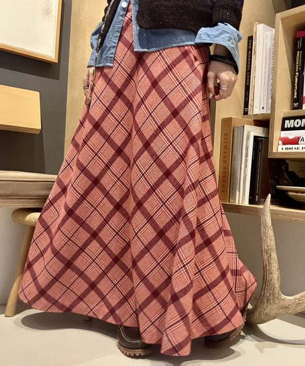 小原 もこさんの「BEAMS WOMEN｜【別注】BUZZ RICKSON'S / シャンブレー ロングスリーブ シャツ」を使ったコーディネート