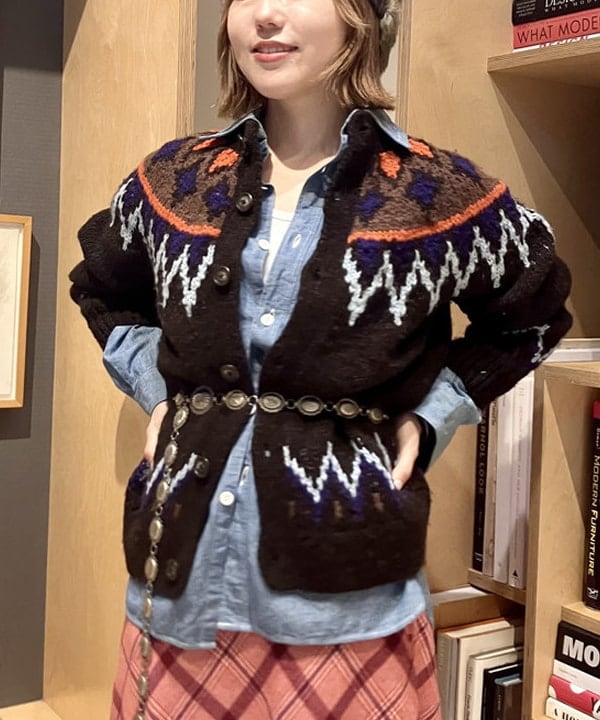 小原 もこさんの「BEAMS WOMEN｜【別注】BUZZ RICKSON'S / シャンブレー ロングスリーブ シャツ」を使ったコーディネート