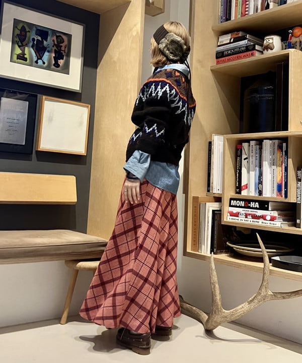 小原 もこさんの「BEAMS WOMEN｜【別注】BUZZ RICKSON'S / シャンブレー ロングスリーブ シャツ」を使ったコーディネート