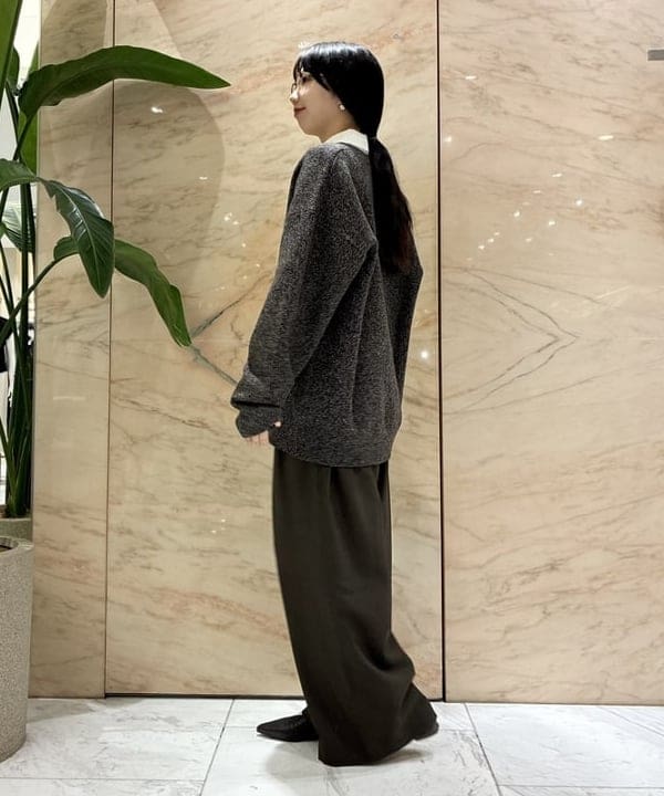 中丸　栞さんの「BEAMS WOMEN｜ポプリン 2タックパンツ」を使ったコーディネート