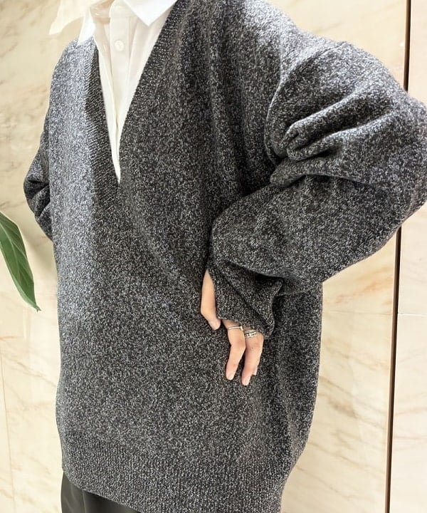 中丸　栞さんの「BEAMS WOMEN｜ポプリン 2タックパンツ」を使ったコーディネート