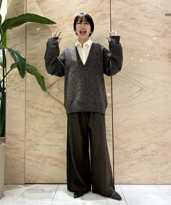 中丸　栞さんの「BEAMS WOMEN｜ポプリン 2タックパンツ」を使ったコーディネート