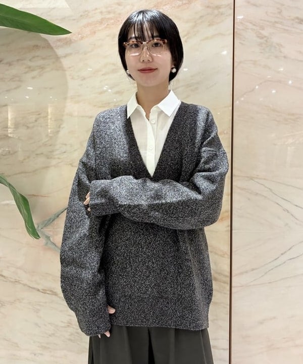 中丸　栞さんの「BEAMS WOMEN｜ポプリン 2タックパンツ」を使ったコーディネート