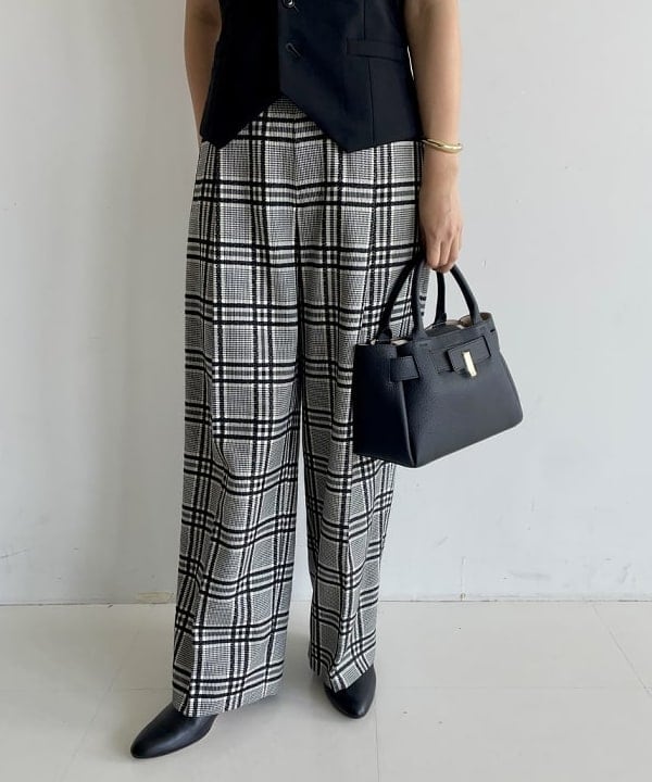 住吉　明佳さんの「BEAMS WOMEN｜ATELIER AMBOISE /  WILLER リバーシブル ベルト」を使ったコーディネート