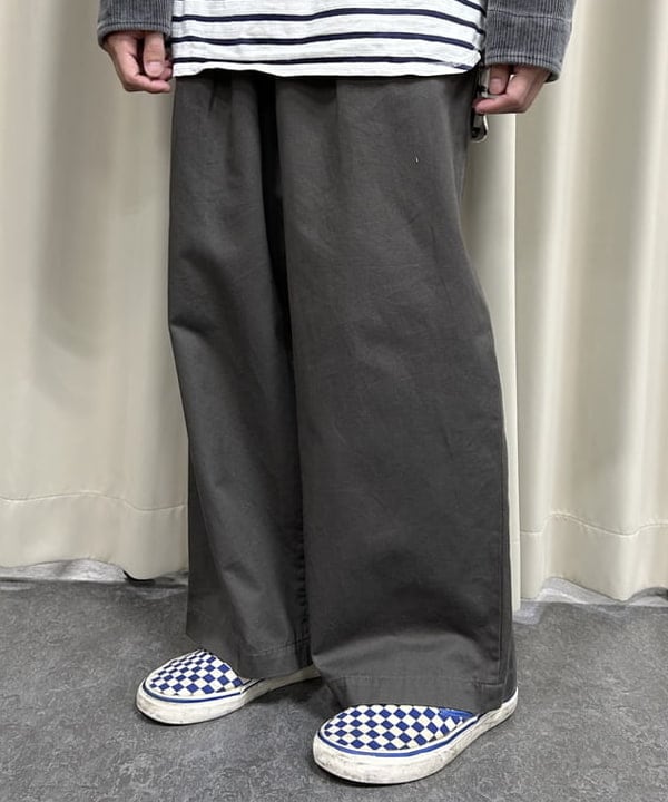 及川 晃さんの「BEAMS WOMEN｜ニュー ワイドチノ パンツ」を使ったコーディネート