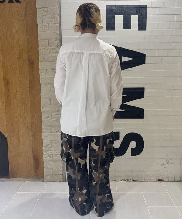 大石彩可さんの「BEAMS WOMEN｜maturely / オーガニック コットン ハート フリルシャツ」を使ったコーディネート