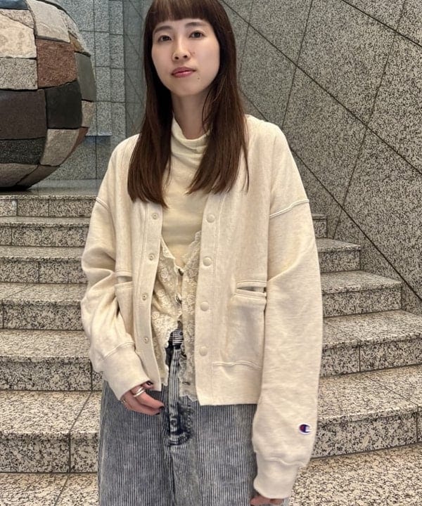 はやしあかねさんの「BEAMS WOMEN｜【別注】Champion / リバースウィーブ(R) カーディガン」を使ったコーディネート