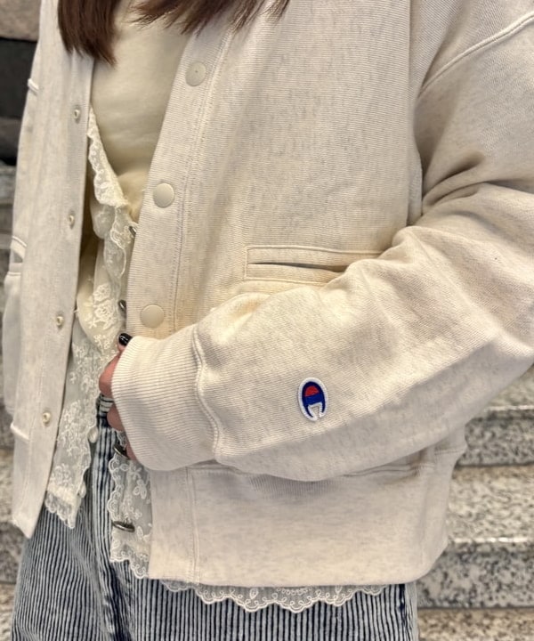 はやしあかねさんの「BEAMS WOMEN｜【別注】Champion / リバースウィーブ(R) カーディガン」を使ったコーディネート