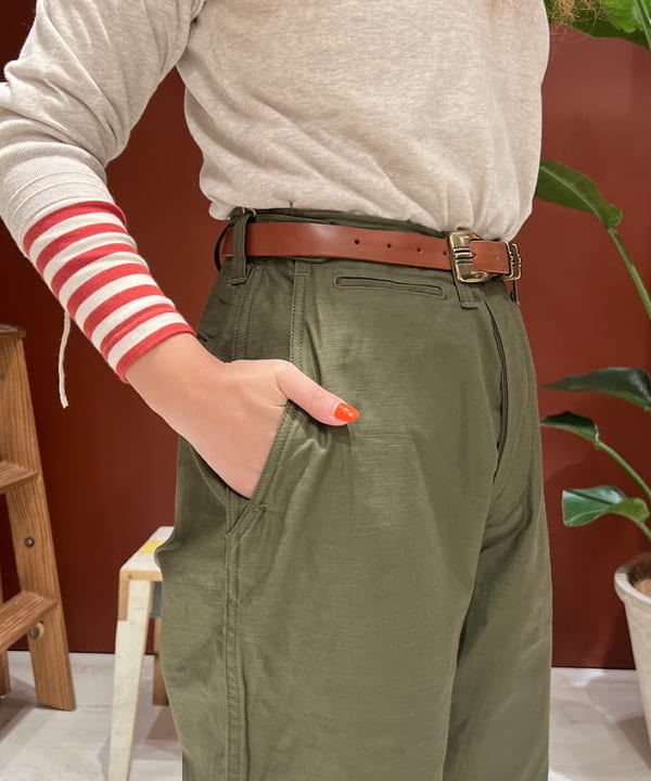 エノモト アミさんの「BEAMS WOMEN｜【別注】Healthknit / BB ヘンリーネック Tシャツ ７分袖」を使ったコーディネート