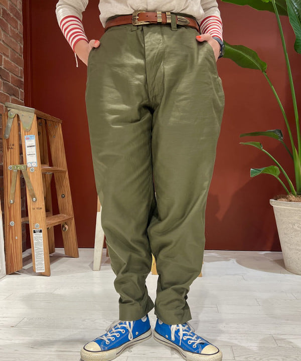 エノモト アミさんの「BEAMS WOMEN｜【別注】Healthknit / BB ヘンリーネック Tシャツ ７分袖」を使ったコーディネート