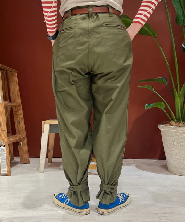 エノモト アミさんの「BEAMS WOMEN｜【別注】Healthknit / BB ヘンリーネック Tシャツ ７分袖」を使ったコーディネート