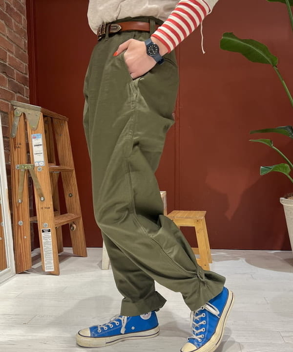 エノモト アミさんの「BEAMS WOMEN｜【別注】Healthknit / BB ヘンリーネック Tシャツ ７分袖」を使ったコーディネート